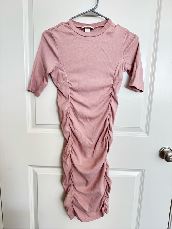 H&M Dresses & Skirts - H&M Mama Pink Ribbed Maternity Dress
